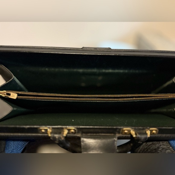 Louis Vuitton Epi Serviette Ambassadeur - Picture 11 of 16